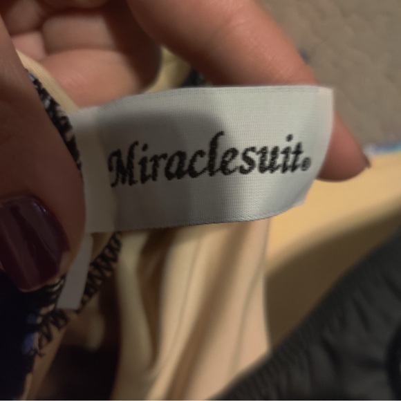 MIRACLESUIT ESCAPE SWIM SUIT BLUE Black BATHING SWIMMING COSTUME One Piece Foil - Picture 4 of 8